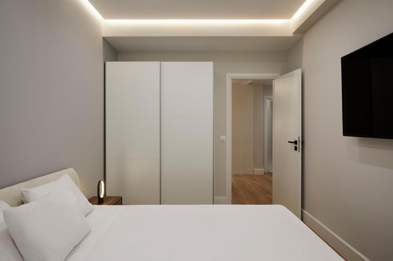 Central & Comfy Apartment 2Mins Walking From Metro Athén Kültér fotó